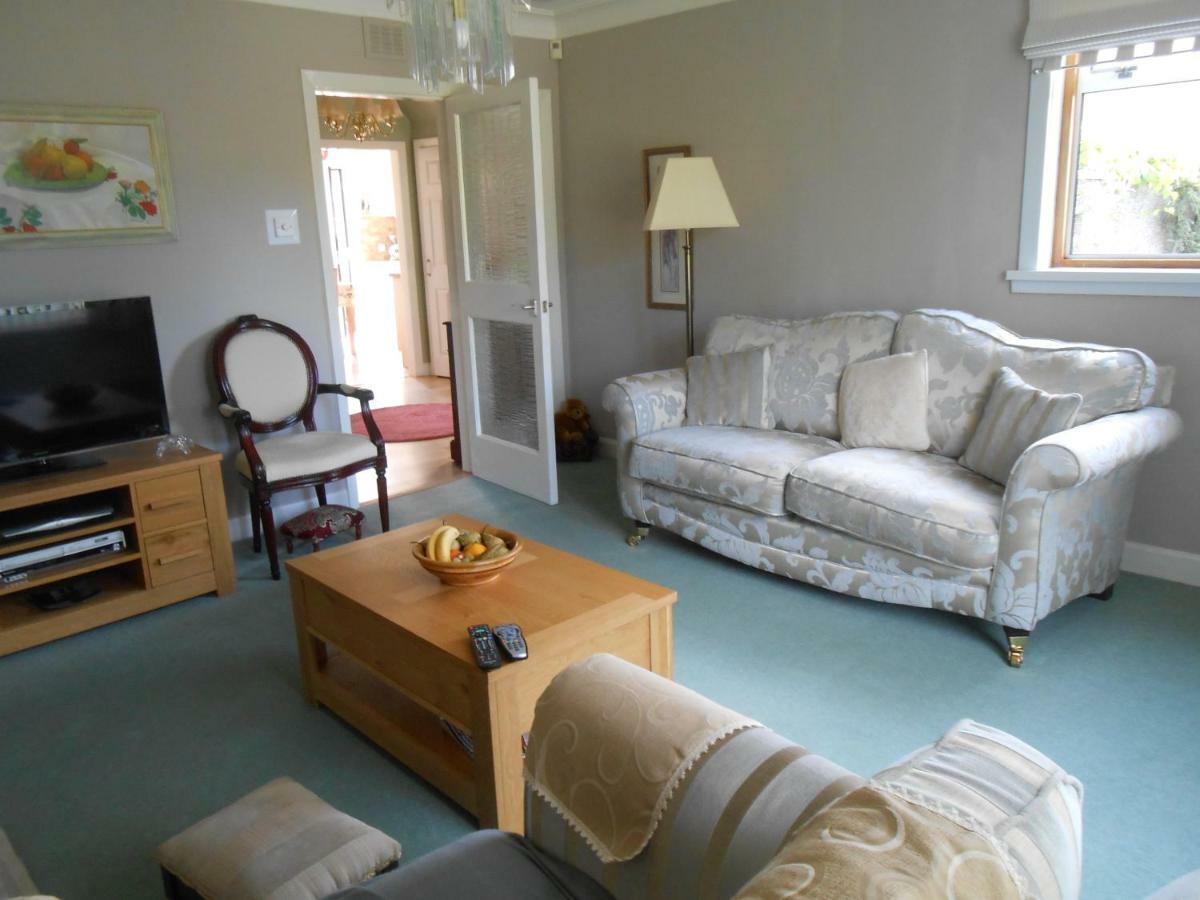 Rose Villa Bed And Breakfast Форфар Екстер'єр фото