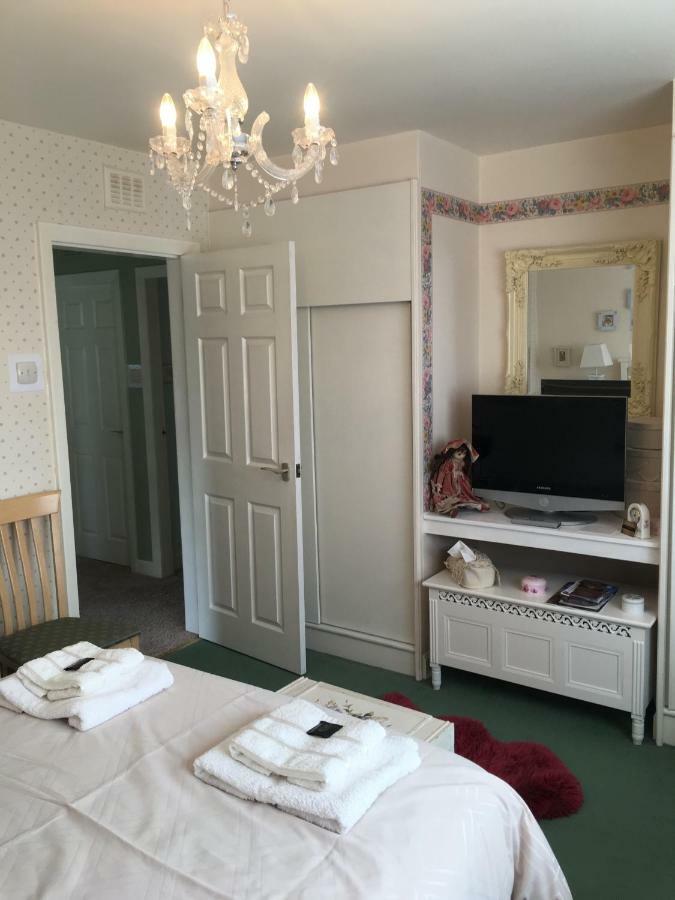 Rose Villa Bed And Breakfast Форфар Екстер'єр фото